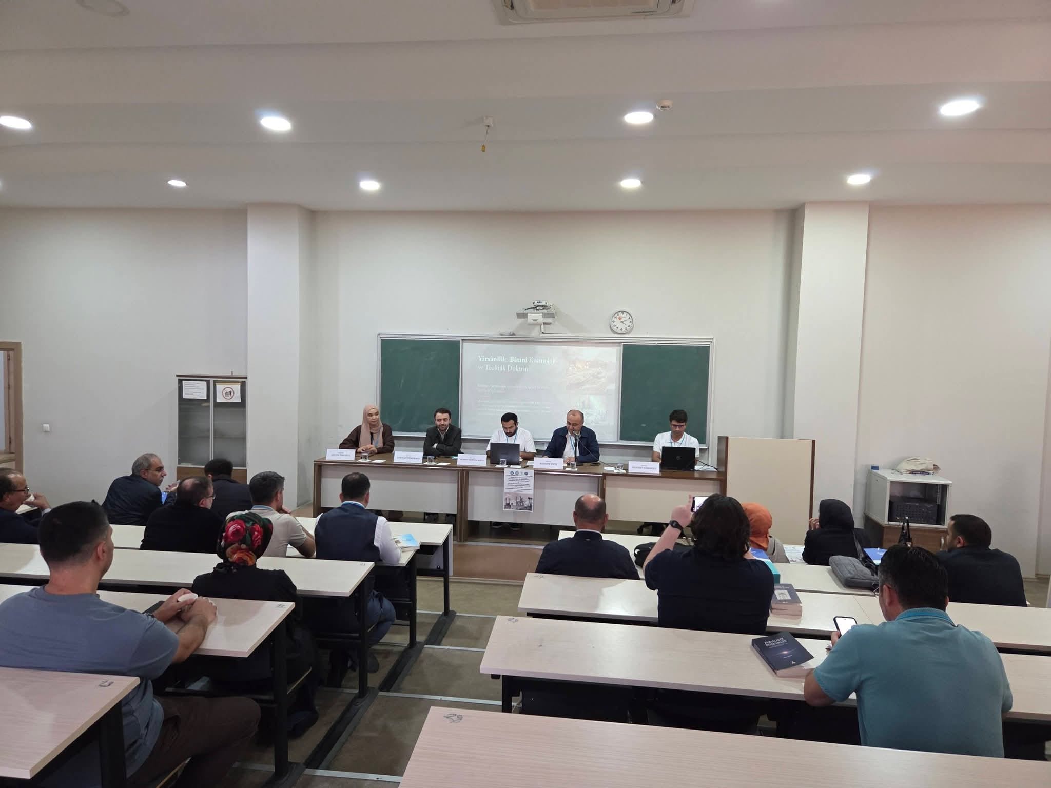 Fakültemiz İslam Mezhepleri Tarihi Koordinasyon Toplantısı ve Sempozyuma Ev Sahipliği Yaptı